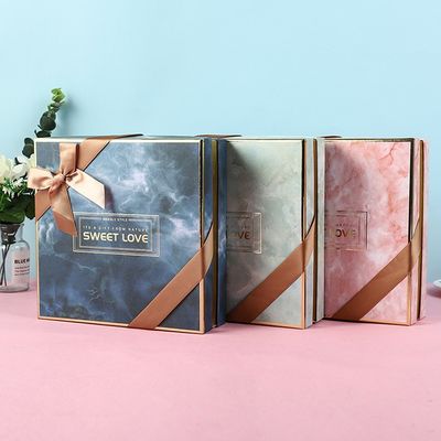 3色は驚きのギフトのために包む堅い肩箱を平方する