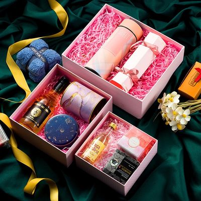 Delicatedのアート ペーパーのハンドメイドの石鹸の化粧品のためのふたが付いている堅いギフト用の箱