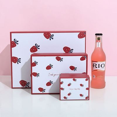 いちごパターン口紅のバレンタイン デーの間包む贅沢なギフト用の箱