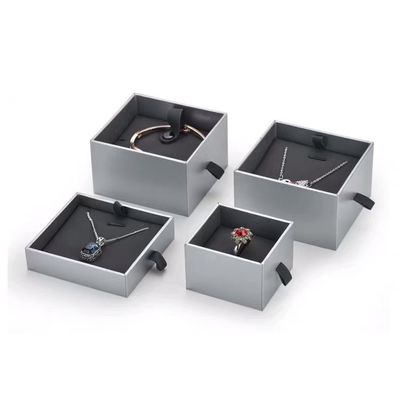 ネックレスの吊り下げ式のブレスレットのための灰色の正方形の小さいボール紙の宝石類のギフト用の箱