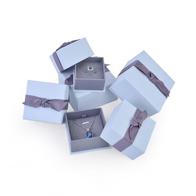 光沢のある/無光沢のラミネーションが付いている注文の化粧品のギフト用の箱