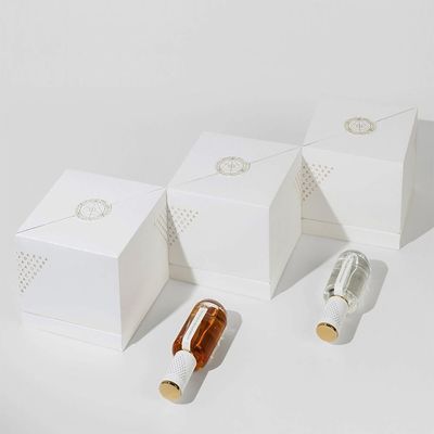 磁気立方香水のギフト用の箱は、両開きドアのギフト用の箱 サイズをカスタマイズした