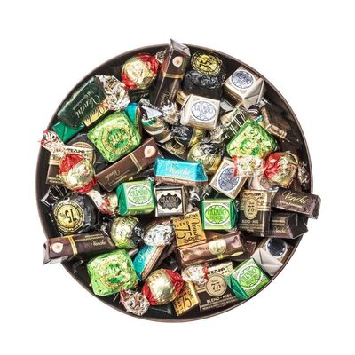 包むDia 14cmのクリスマス チョコレートはチョコレート ギフト用の箱のリボンの閉鎖を分類した