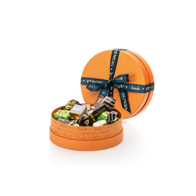 包むDia 14cmのクリスマス チョコレートはチョコレート ギフト用の箱のリボンの閉鎖を分類した