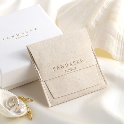 シックで小さいボール紙の宝石類サテンの引き手と開いた包装箱のスライド