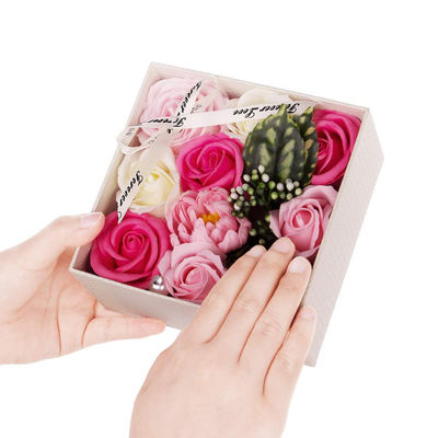 人工的なローズの石鹸の花の花束は教師のための14.5cm*14.5cm*7.5cmを囲む